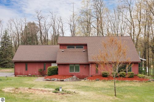 2675 Windcrest Ln, Traverse City, MI, 49686-9184 | Card Image