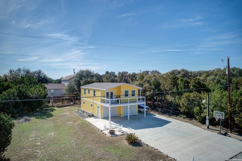 1657 Blueridge Dr, Canyon Lake, TX, 78133-3488 | Card Image