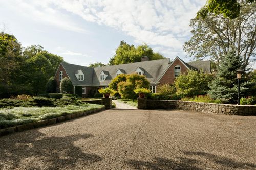 122 W Watkins St, Lookout Mountain, TN, 37350-1138 | Card Image