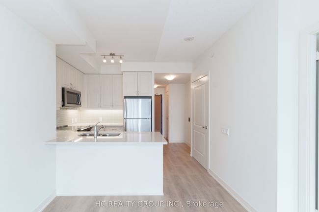 2816 - 4955 Yonge St, Condo with 2 bedrooms, 1 bathrooms and null parking in North York ON | Image 12