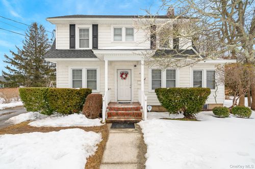 205 Jayne Ave, Patchogue, NY, 11772-2628 | Card Image