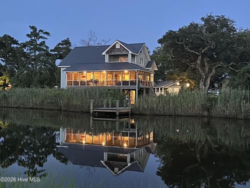 403 Factory St, Oriental, NC, 28571-9216 | Card Image
