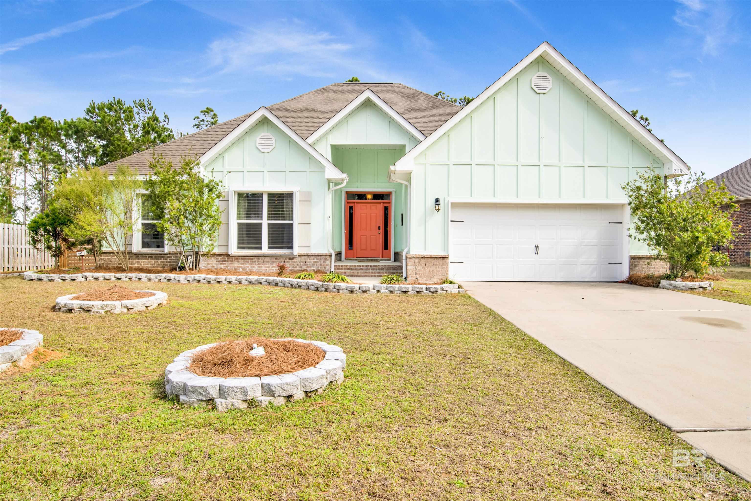 Hogan Dr, Gulf Shores, AL 36542