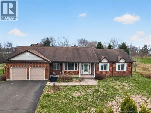 35 Louis-Bourg St, Bouctouche, NB, E4S3N6 | Card Image