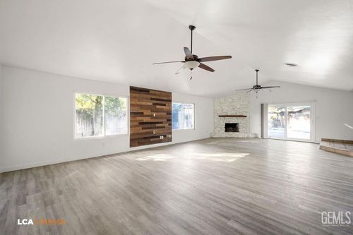 7001 Pointer Ct, Bakersfield, CA, 93309-1267 | Card Image