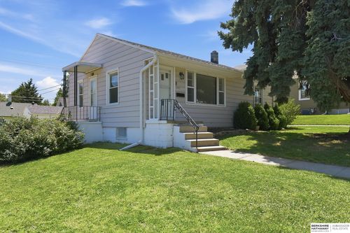 3901 Gold St, Omaha, NE, 68105-3437 | Card Image