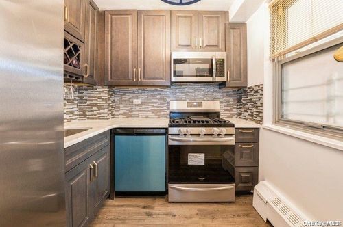 5d-6115 97th Street, New York, NY, 11374 | Card Image