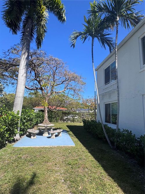 apt-4-2855 Royal Palm Ave, Miami Beach, FL, 33140-4377 | Card Image
