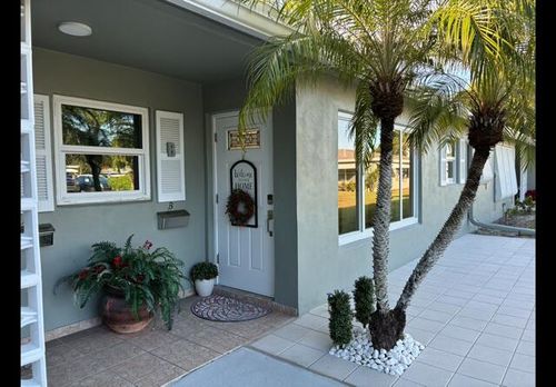 b-917 S Drive Ter, Delray Beach, FL, 33445-3156 | Card Image