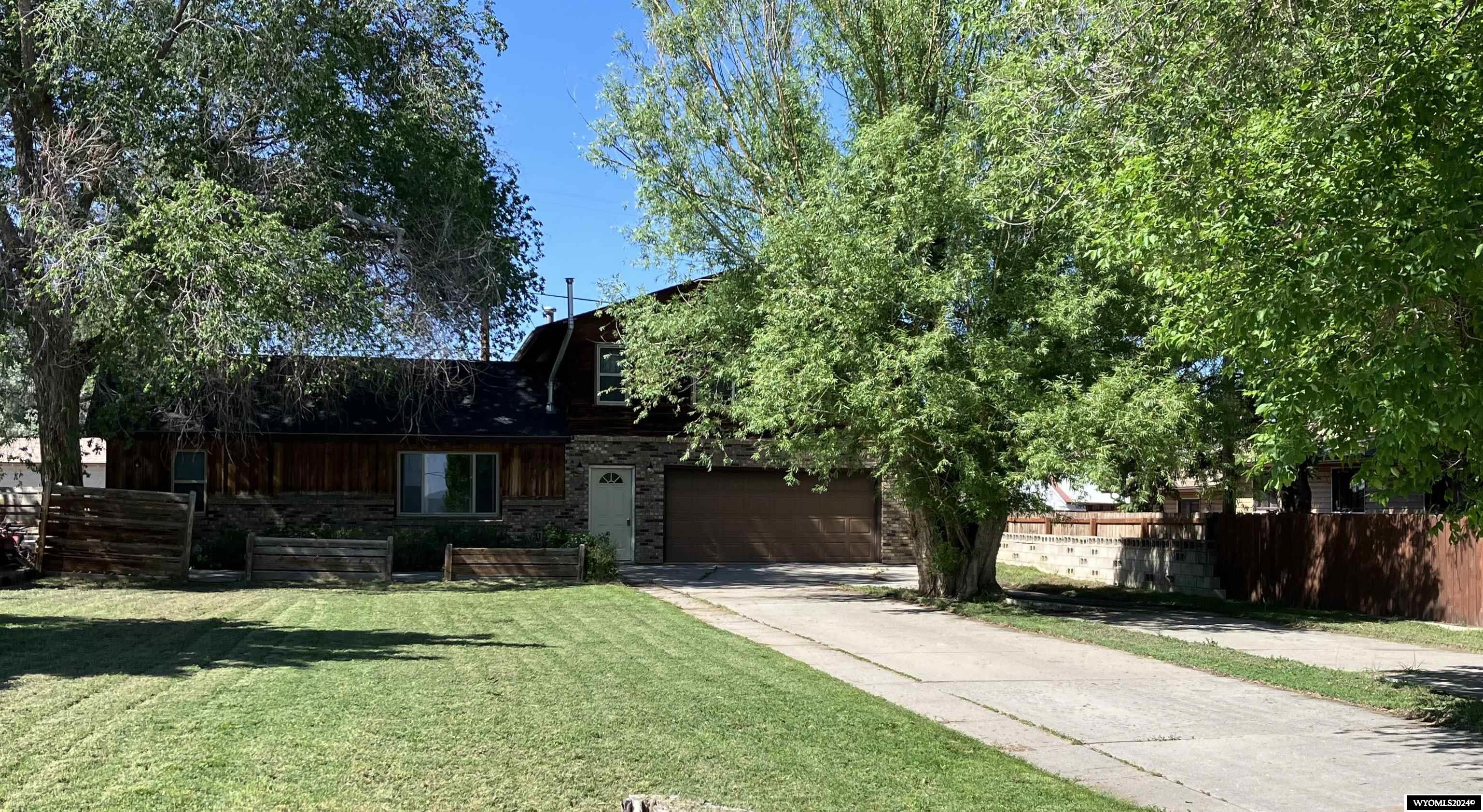 Richards St, Thermopolis, WY 82443