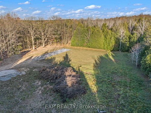 8014 Parkway Rd, Metcalfe, ON, K0A2P0 | Card Image