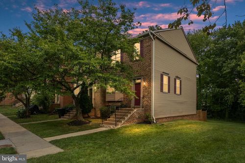 4215 Sleepy Lake Dr, FAIRFAX, VA, 22033-2841 | Card Image