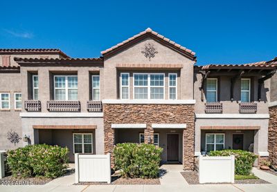 2217 E Huntington Drive, Townhouse with 1 bedrooms, 3 bathrooms and null parking in Phoenix AZ | Image 1