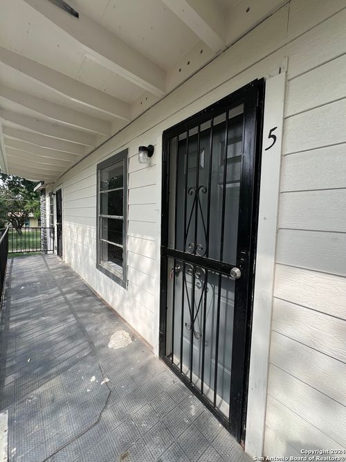 5-1723 W Mayfield Blvd, San Antonio, TX, 78211-3370 | Card Image