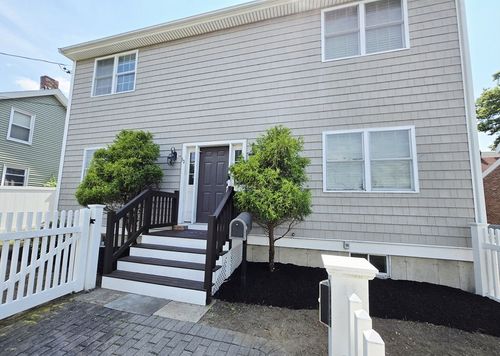 53 West St, Newton, MA, 02458-1349 | Card Image