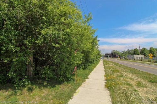 29826 Shiawassee Rd, Farmington Hills, MI, 48336-3550 | Card Image