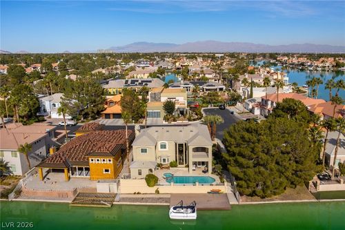 3137 Beach View Ct, Las Vegas, NV, 89117-3532 | Card Image