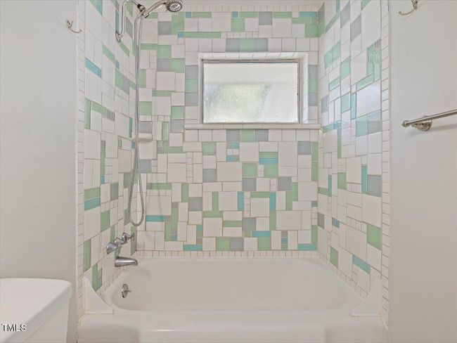 30-Hall Bath | Image 14