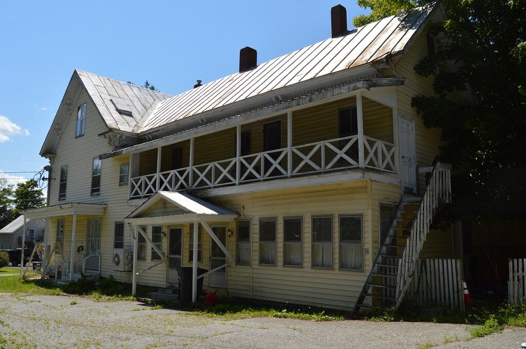 Maple St, Skowhegan, ME 04976
