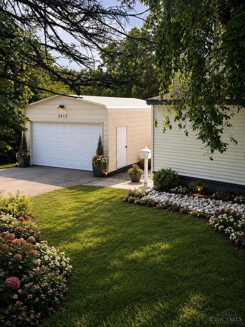 3413 Fyffe Ave, Cincinnati, OH, 45211-7511 | Card Image
