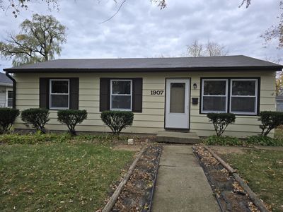 1907 20th Street, House other with 3 bedrooms, 1 bathrooms and 2 parking in Zion IL | Image 2