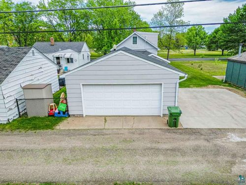 3219 4th Ave W, Hibbing, MN, 55746 | Card Image