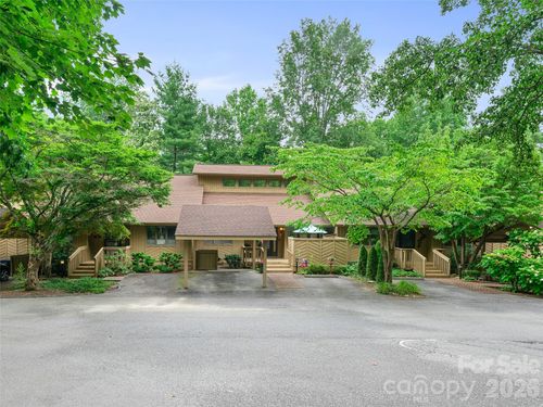 303 White Oak Dr, Hendersonville, NC, 28791-2934 | Card Image