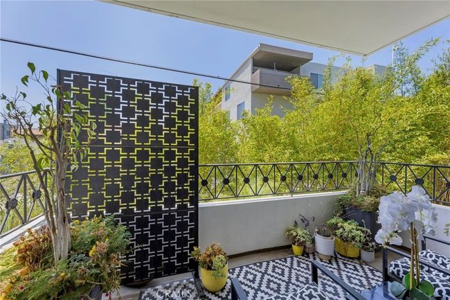 Balcony | Image 24