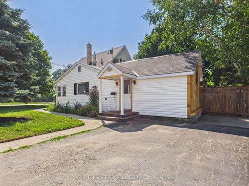 {{alt}} | Card Image