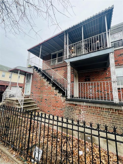 1723 Seddon St, Bronx, NY, 10461-3049 | Card Image