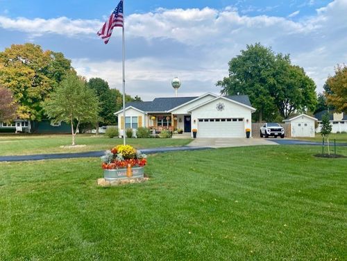 805 E Market St, Hennepin, IL, 61327-9600 | Card Image