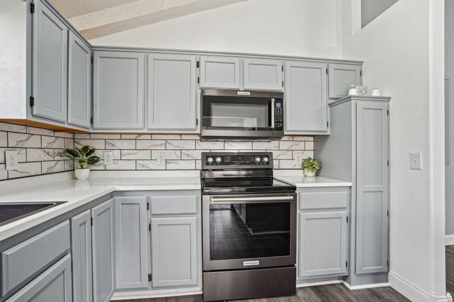 19-web-or-mls-Niagara Ln-2204-019.jpg | Image 9