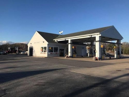 1698 Main St, Chatham, MA, 02633-2081 | Card Image