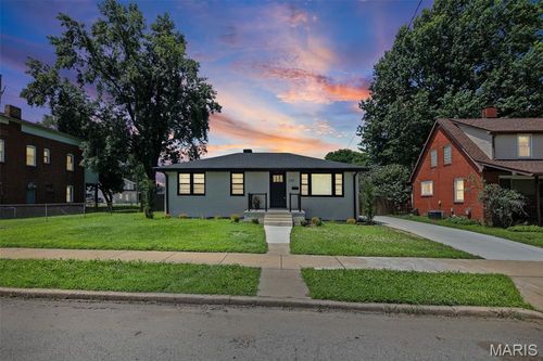 320 S Main St, Wood River, IL, 62095-1424 | Card Image