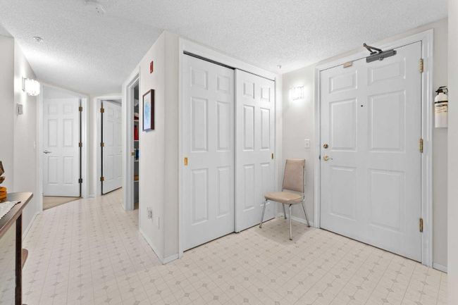 3415 - 3000 Hawksbrow Point Nw, Home with 2 bedrooms, 1 bathrooms and 1 parking in Calgary AB | Image 3