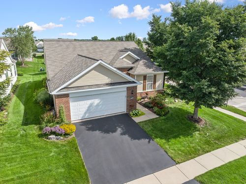 2751 Beacon Point Cir, Elgin, IL, 60124-3114 | Card Image