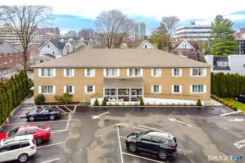 27 Oak St, Stamford, CT, 06905-5342 | Card Image