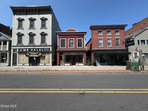 184 Remsen St, Cohoes, NY, 12047-3022 | Card Image