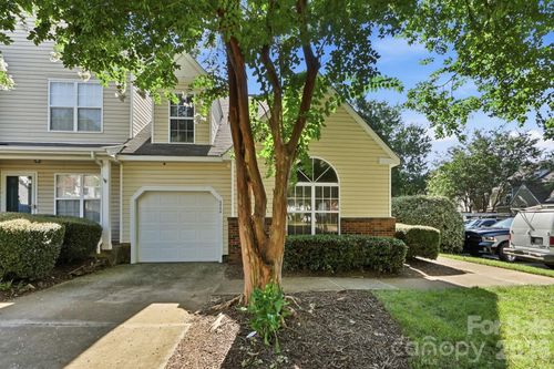 6068 Bobcat Pl, Charlotte, NC, 28269-3185 | Card Image
