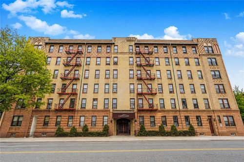 d9-7609 4th Ave, Brooklyn, NY, 11209-3235 | Card Image