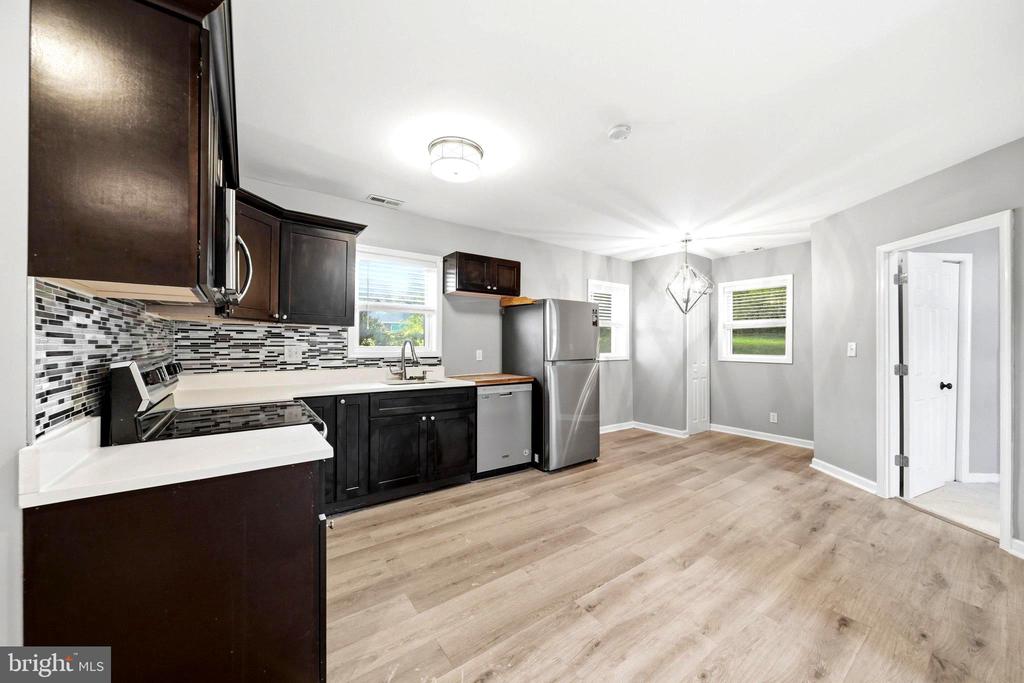 Residential in SUITLAND 5