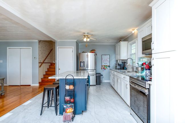 9433 Legend Dr, House other with 3 bedrooms, 1 bathrooms and 1 parking in Glade Spring VA | Image 5