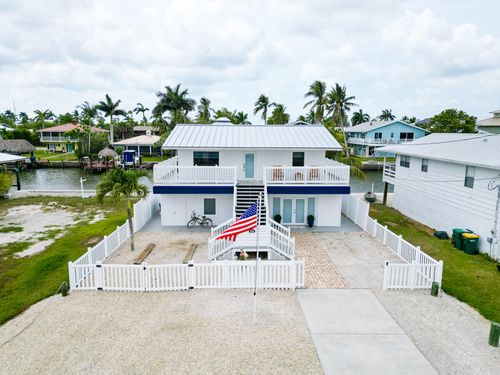 576 Coconut Ave, GOODLAND, FL, 34140 | Card Image