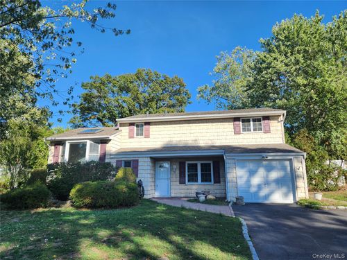 55 Holiday Park Dr, Centereach, NY, 11720-1518 | Card Image