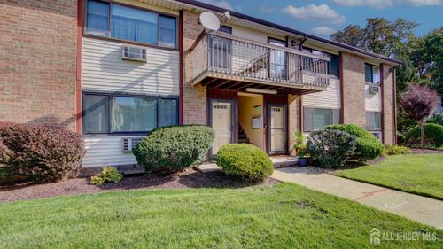 123 Cricket Ln, Woodbridge, NJ, 07095-1507 | Card Image