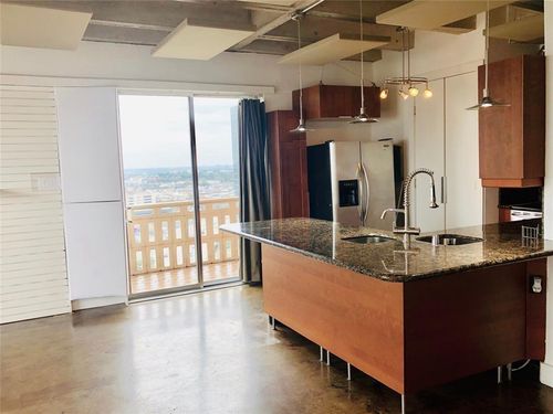 apt-1822-2016 Main St, Houston, TX, 77002-8895 | Card Image