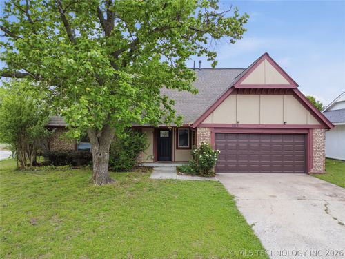 1112 Queens Pl, Broken Arrow, OK, 74012-1721 | Card Image