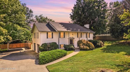 943 Radnor Rd, Maryville, TN, 37804-3461 | Card Image