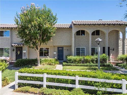 24233 La Glorita Cir, Newhall, CA, 91321-2303 | Card Image