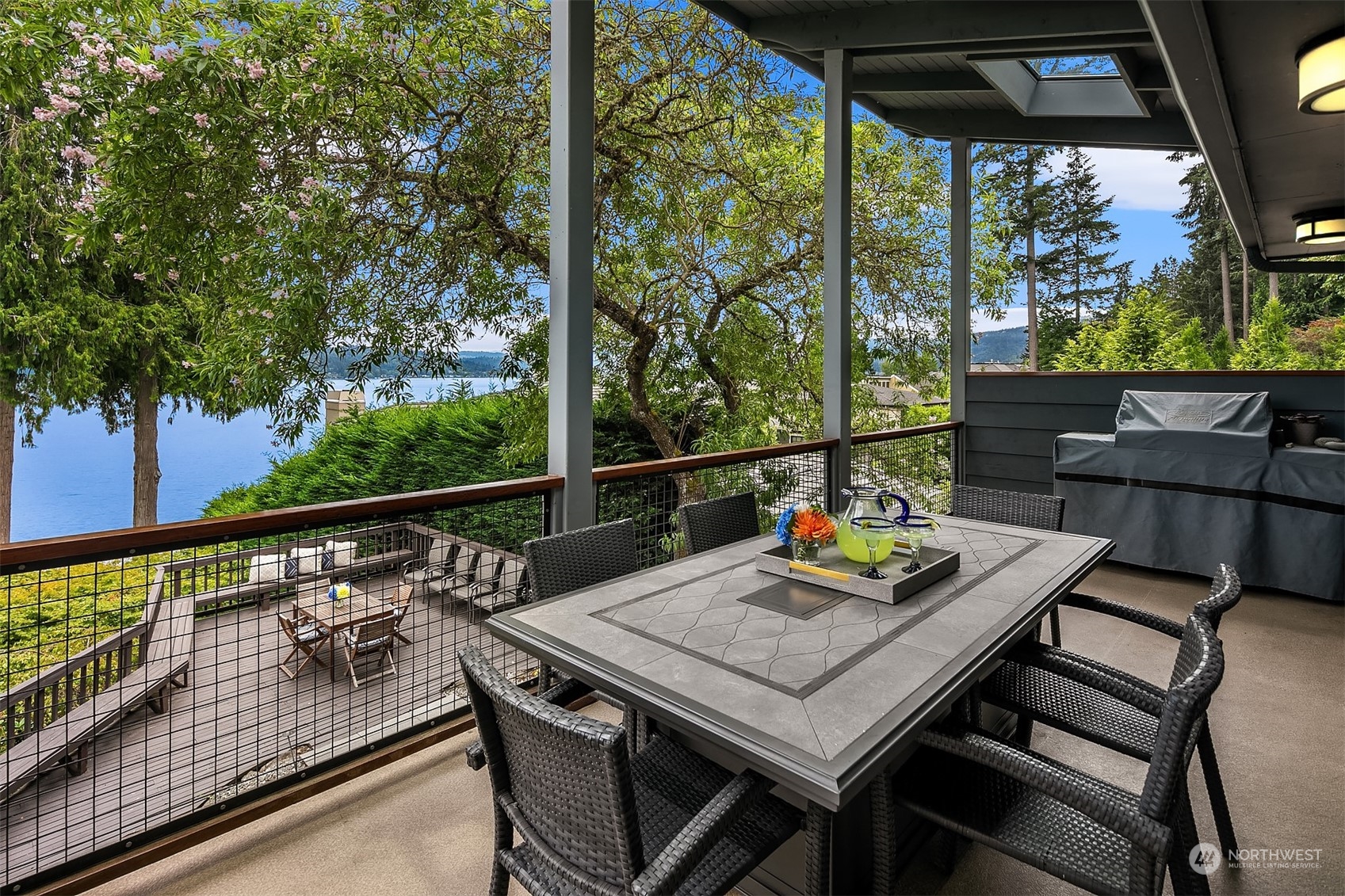 2228 W Lake Sammamish Parkway Se, For Sale in Bellevue Zoocasa